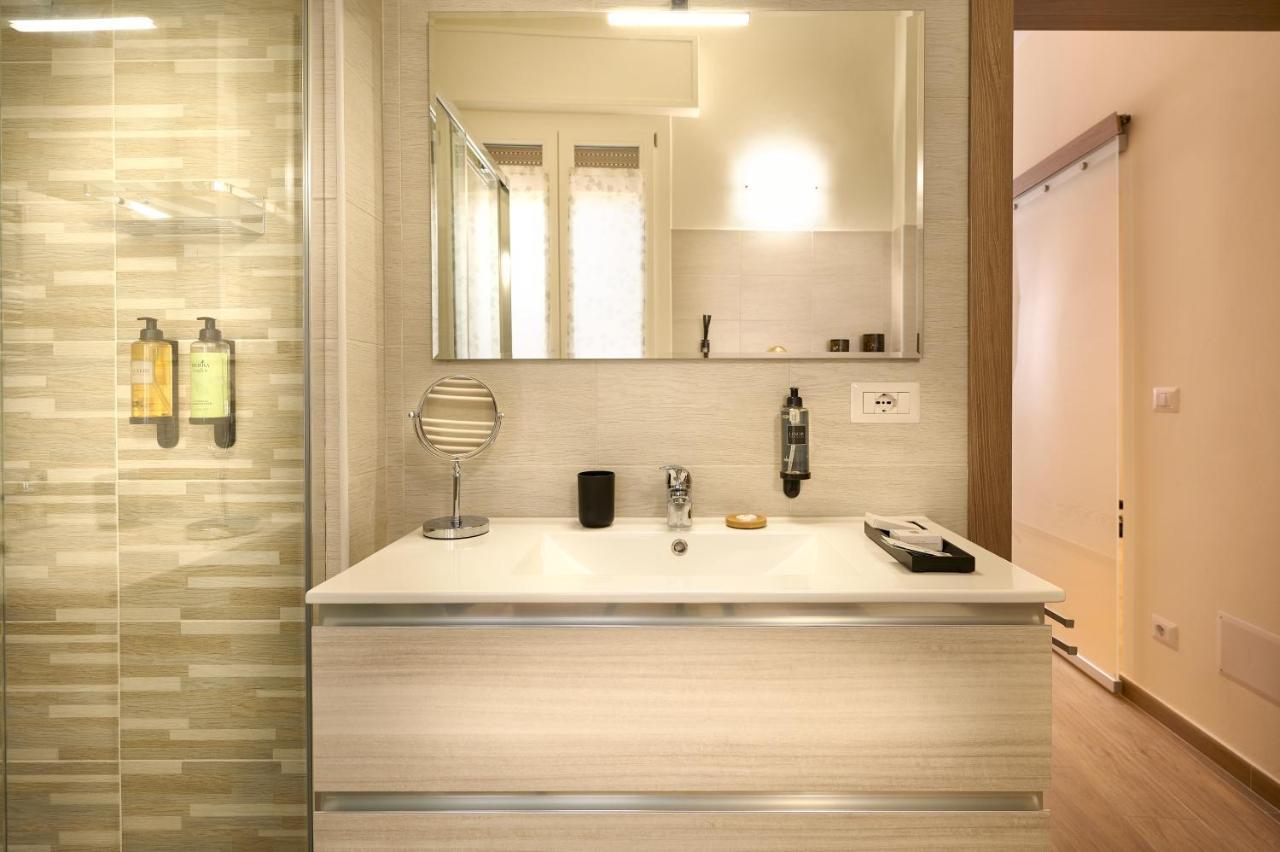D'Azeglio 62 Luxury Rooms 볼로냐 외부 사진