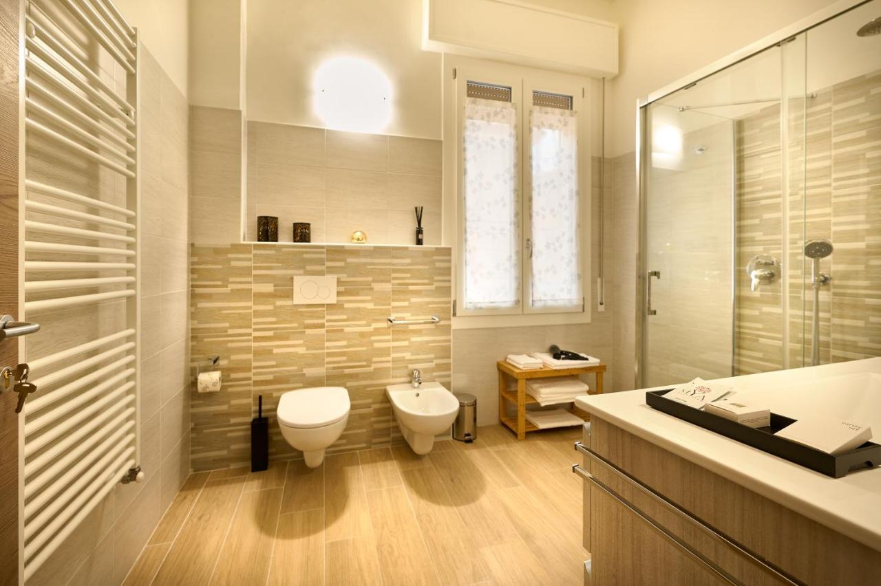 D'Azeglio 62 Luxury Rooms 볼로냐 외부 사진