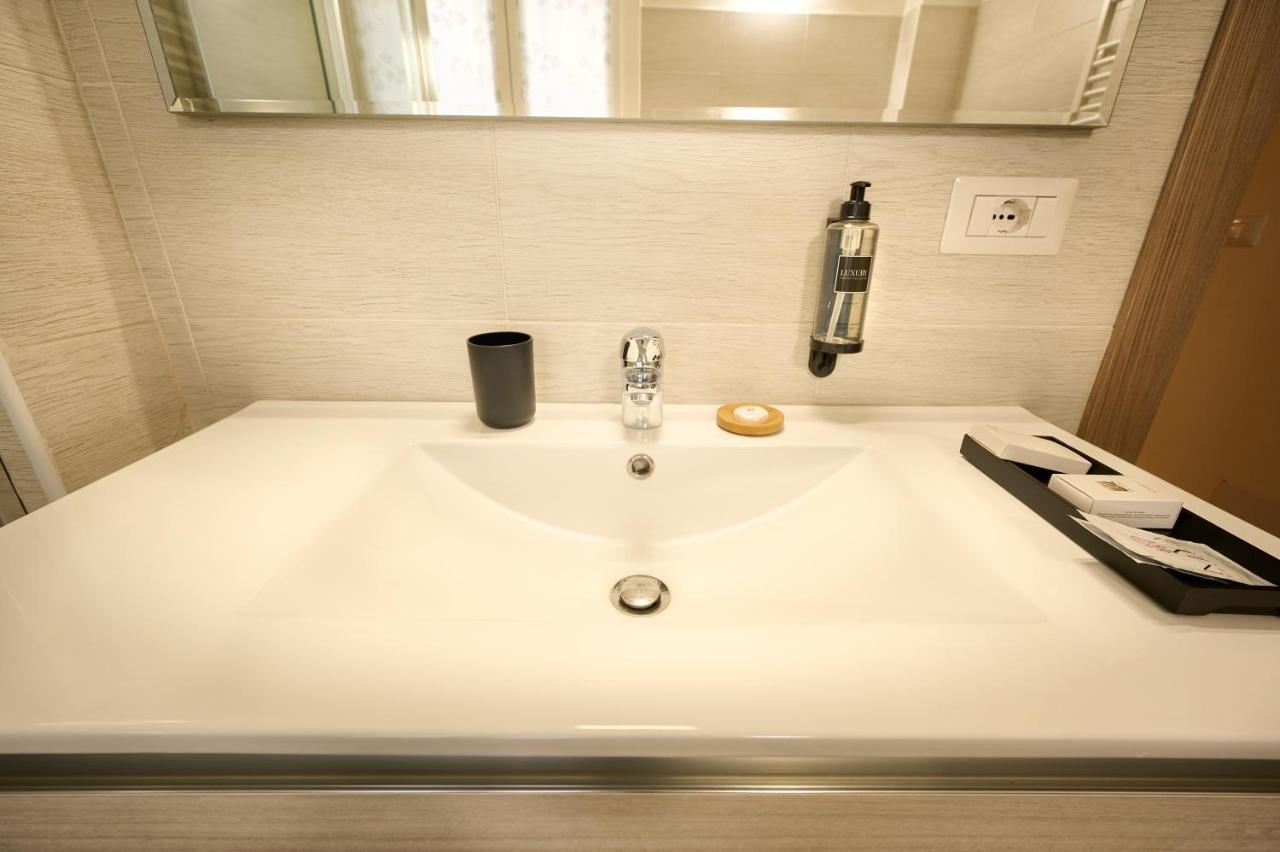 D'Azeglio 62 Luxury Rooms 볼로냐 외부 사진