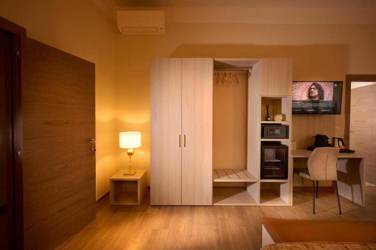 D'Azeglio 62 Luxury Rooms 볼로냐 외부 사진