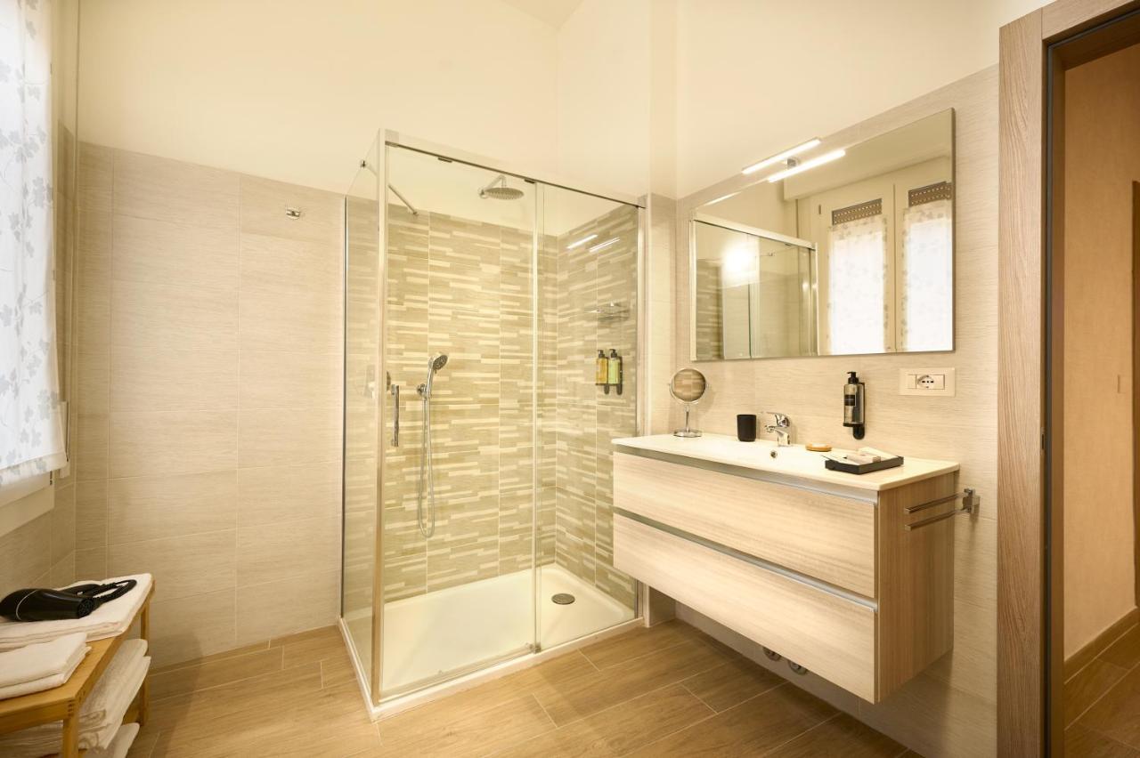 D'Azeglio 62 Luxury Rooms 볼로냐 외부 사진