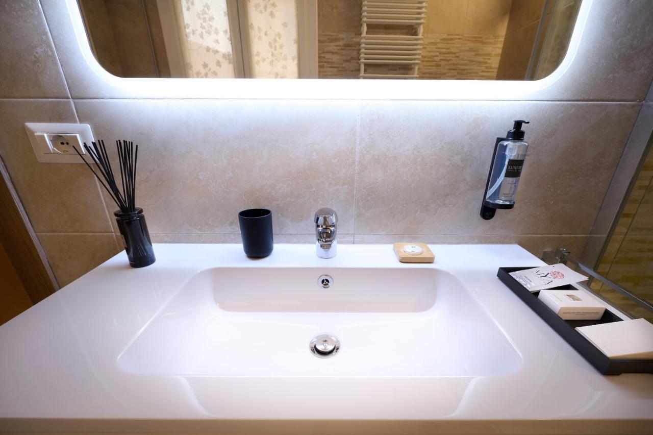 D'Azeglio 62 Luxury Rooms 볼로냐 외부 사진